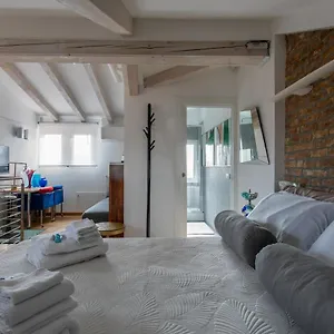 Biennale Gallery Loft , Venice Italy